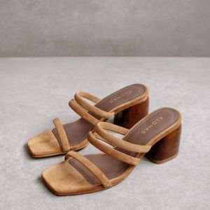 Alohas Indiana NWT Brown Suede Heels size 38